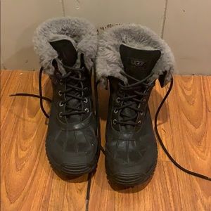 Lightly worn Ugg snow boots